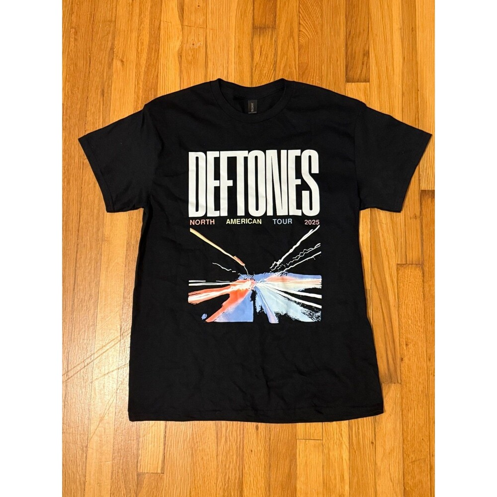 Deftones 2025 North American Tour 2025 T-Shirt Size Medium
